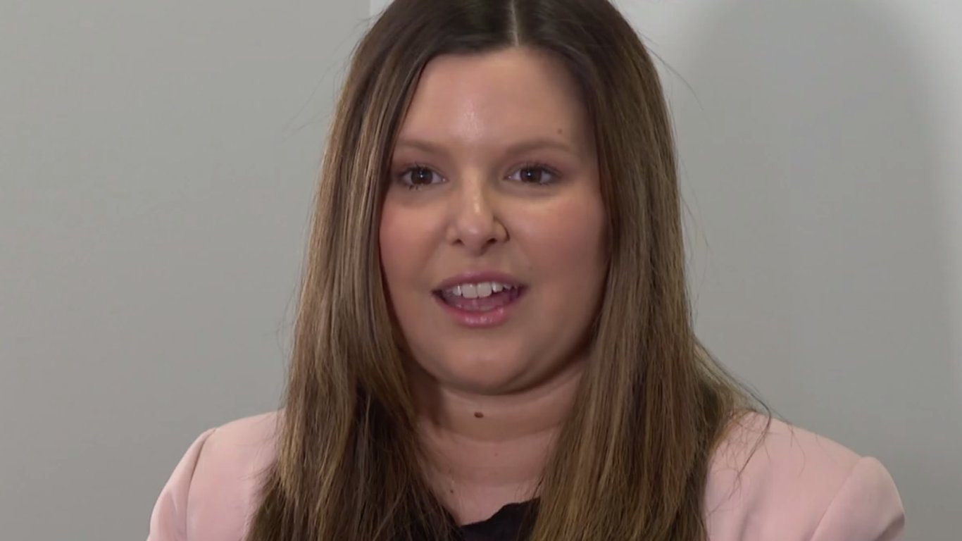 Aumento de las tasas de cáncer entre mujeres jóvenes: El viaje de Lindsey Twardak inspira conciencia.