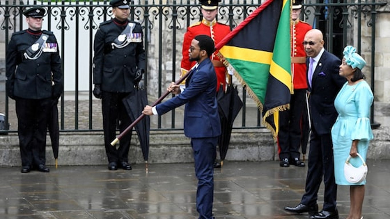 Jamaica instada a adoptar una verdadera descolonización más allá del debate sobre el reemplazo de la monarquía.