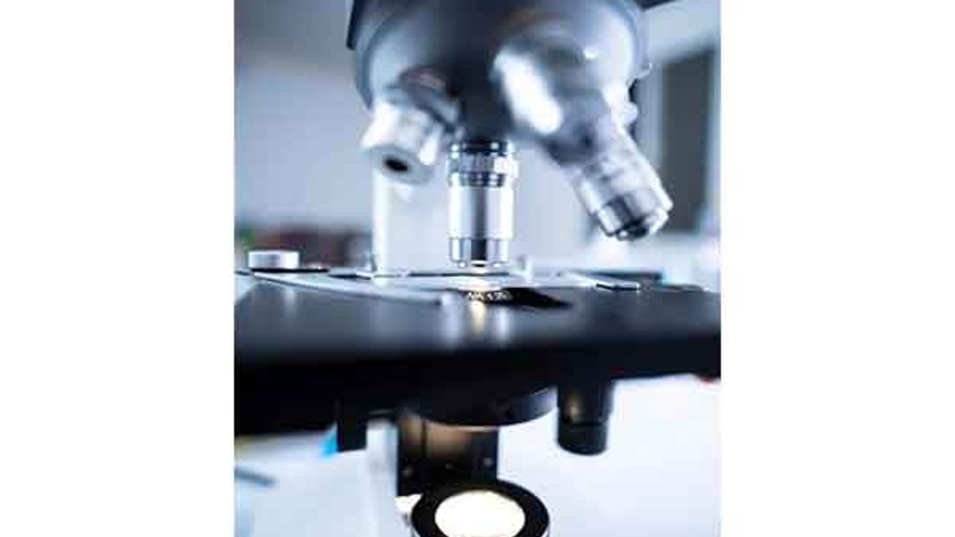 Estudio revolucionario revela secretos del empalme de ARN que podrían transformar el tratamiento del cáncer.