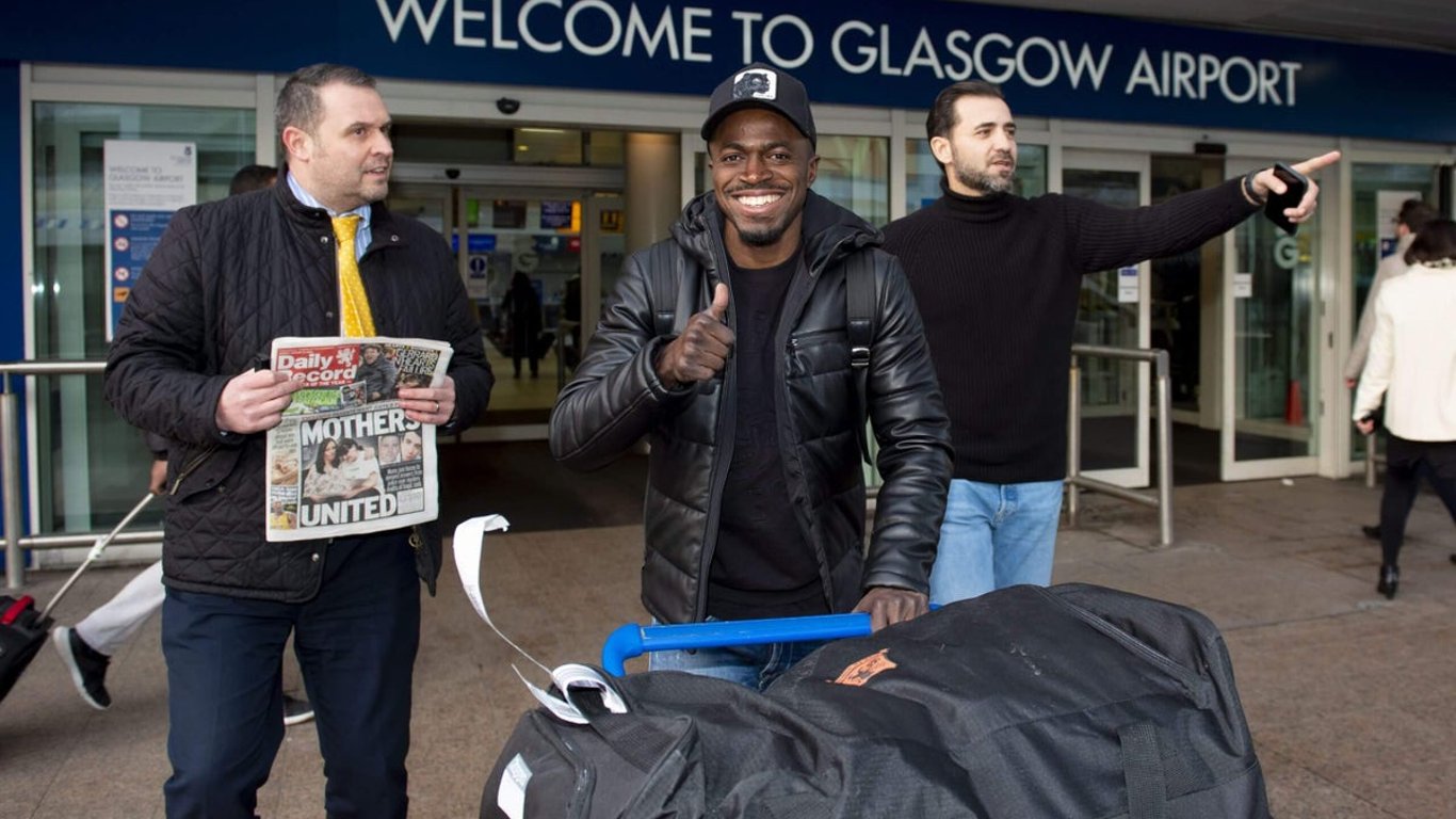 Locura de la Ventana de Transferencias: Los Aficionados Abrazan la Absurdidad y la Emoción a Medida que se Acerca la Fecha Límite