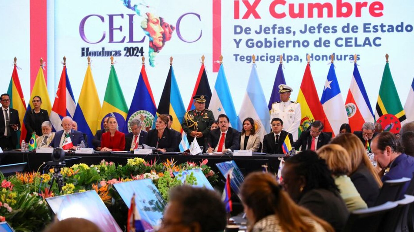 Líderes de la Celac rechazan políticas migratorias de EE. UU. en cumbre en Honduras