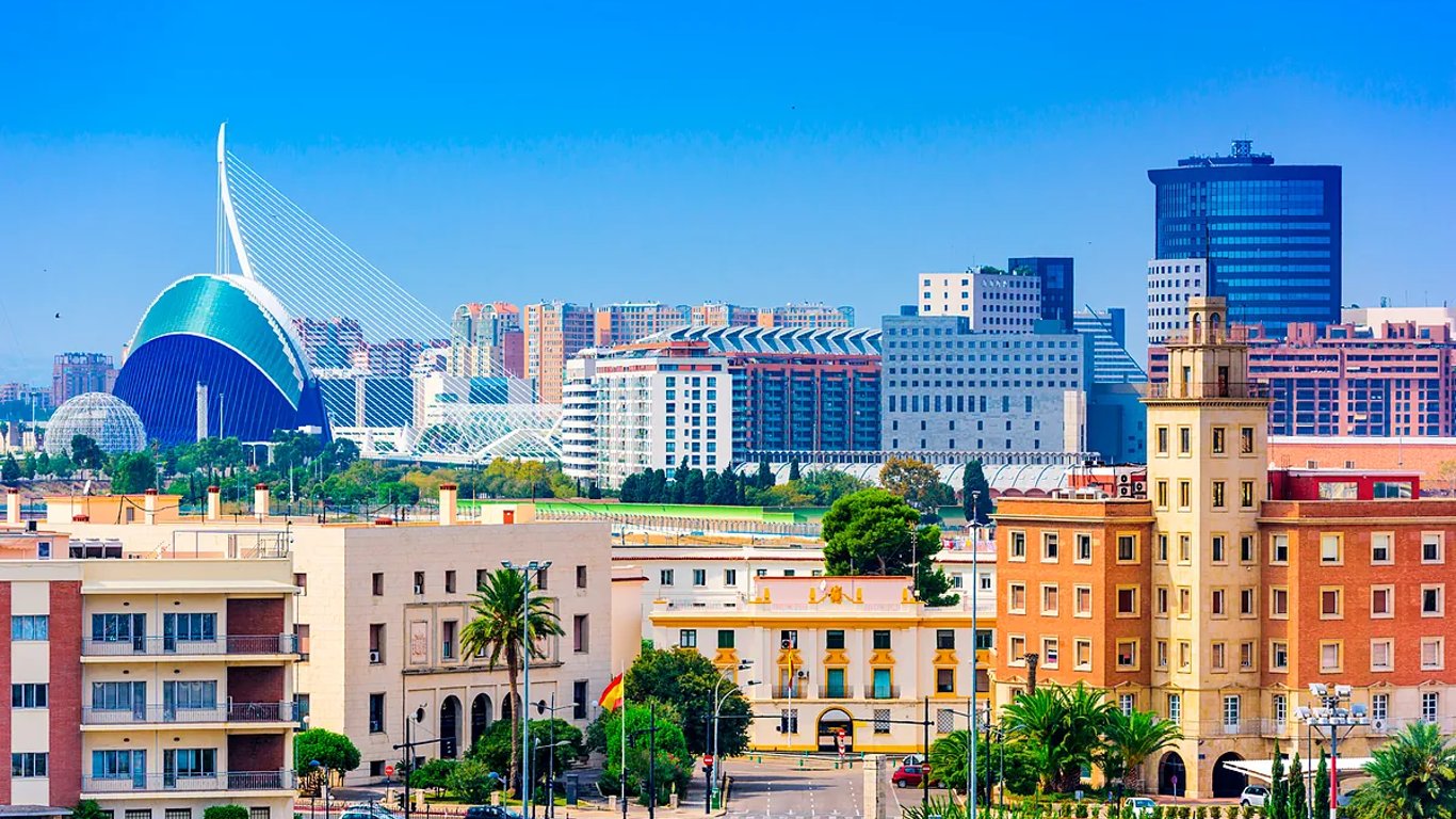 Valencia cierra 2024 con récord turístico y perspectivas optimistas para 2025