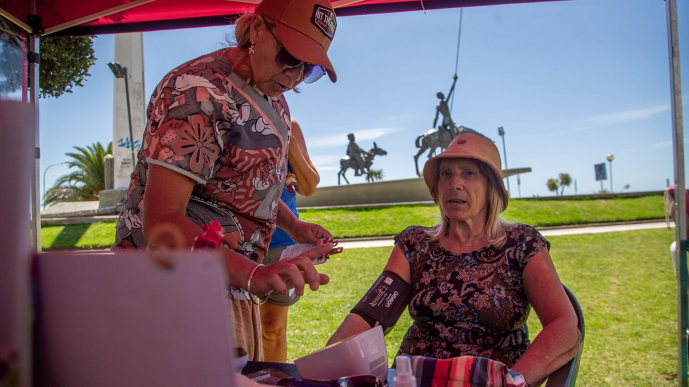 "Health in Your Neighborhood" arrives: free medical care in Las Heras and Bomberos.