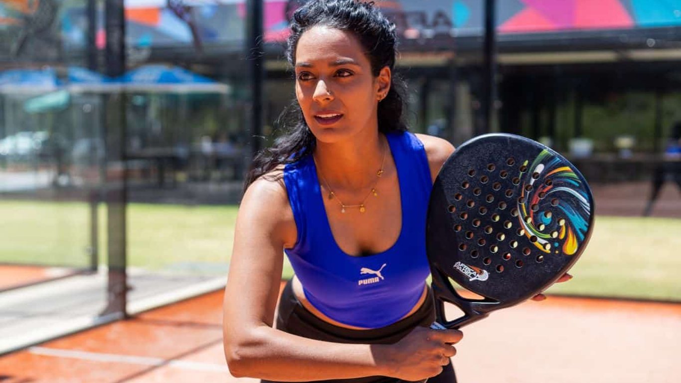 Kriya Gangiah se convierte en la nueva sensación de networking en Sudáfrica al ser campeona de pádel.