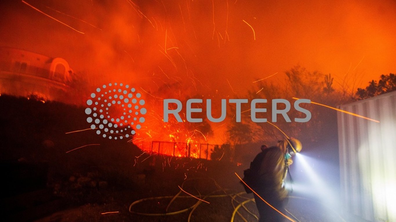 Los bomberos luchan contra el incendio de Franklin en Malibu mientras la comunidad enfrenta desafíos sin precedentes.