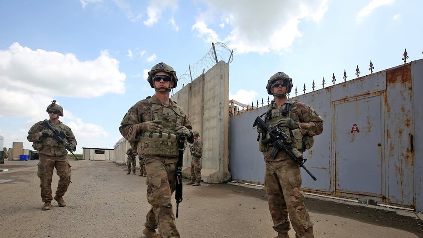 Soldados estadounidenses heridos en ataque con cohetes en base de Irak