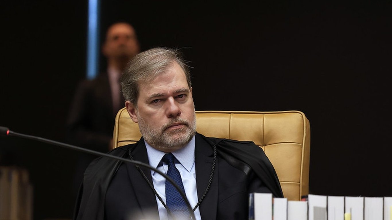 Brazilian Supreme Court Minister amidst controversy over decisions in the Lava Jato case