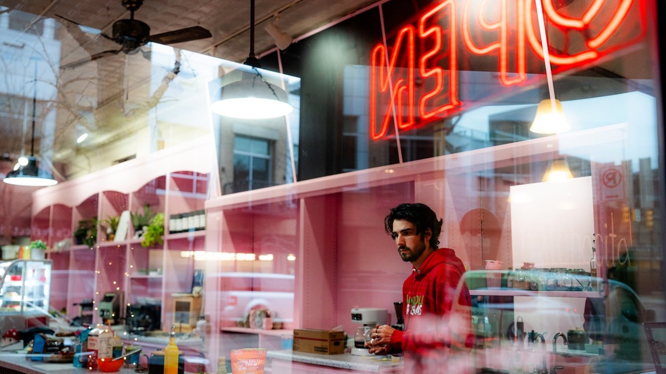 Nuevo Café Matchacita Abre en Kalamazoo, Sirviendo Matcha y Delicias Veganas
