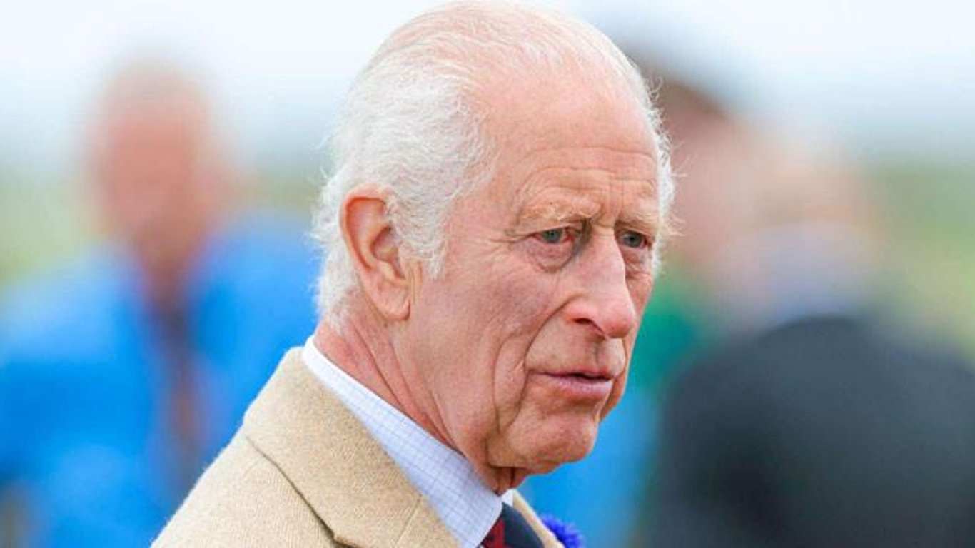 El rey Carlos III enfrenta un creciente escrutinio mientras las prácticas financieras de la monarquía están bajo fuego.