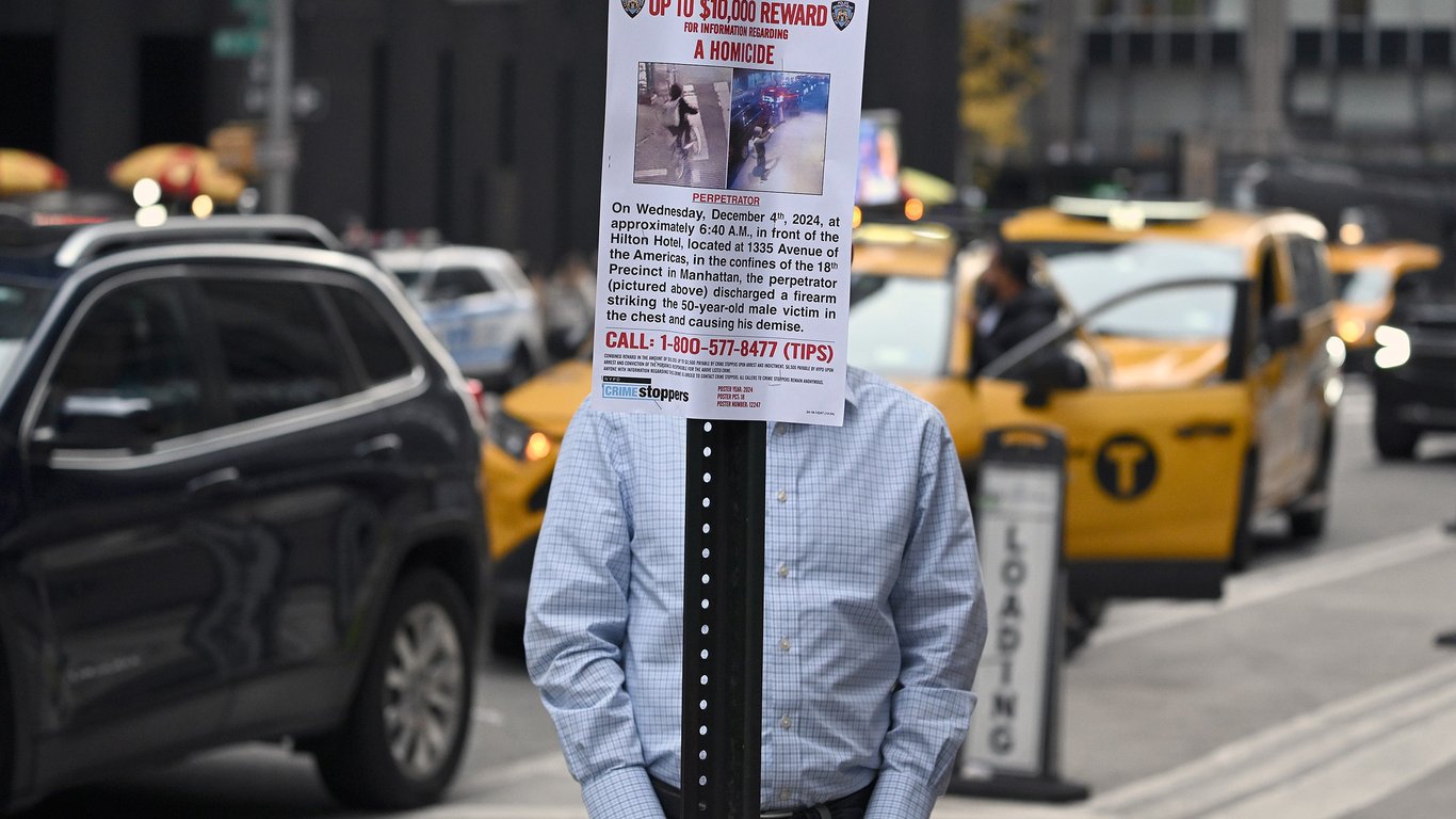 El tiroteo a plena luz del día del CEO de UnitedHealthcare genera temores y llamados a la reforma del sistema de salud.