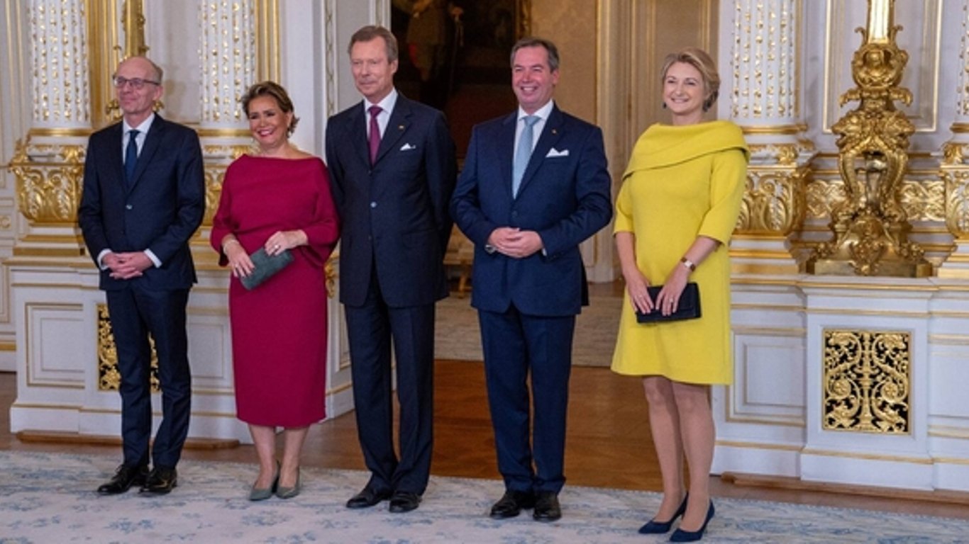 Gran duque Henri de Luxemburgo abdica y su hijo Guillermo asumirá el trono