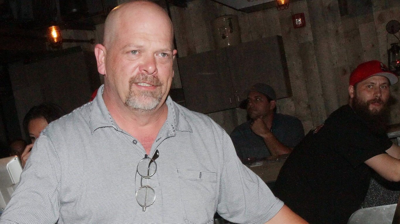 Rick Harrison se prepara para casarse por quinta vez, propone con un anillo heredado de la familia.