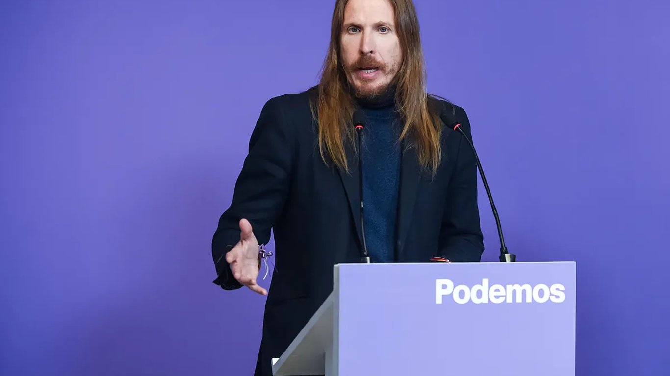 Podemos critica la conmemoración de Franco y exige un referéndum sobre la monarquía