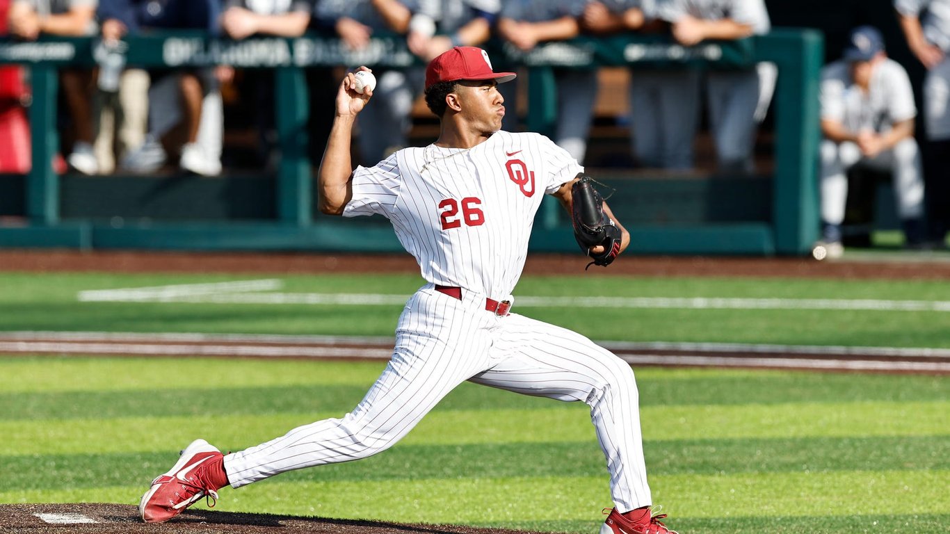 Oklahoma y Clemson dominan el béisbol universitario mientras las estrellas individuales brillan con fuerza.