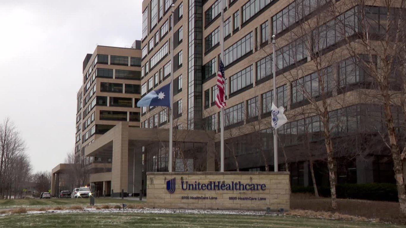 UnitedHealthcare enfrenta una demanda federal en medio de acusaciones de retrasos sistemáticos en los pagos.