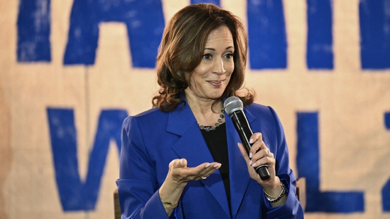 Kamala Harris intensifies her electoral campaign ahead of the Democratic Convention.