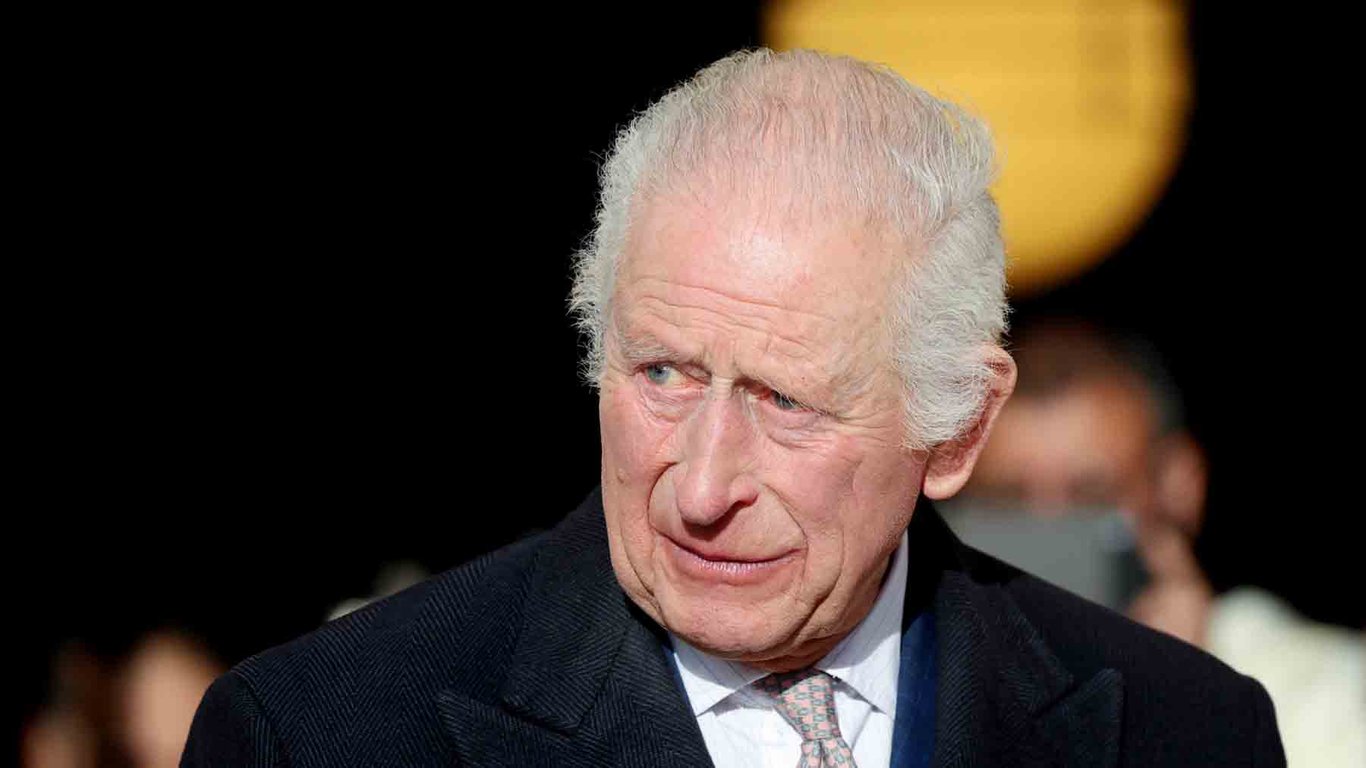 Aumento del salario de Carlos III desata críticas en medio de crisis económica británica