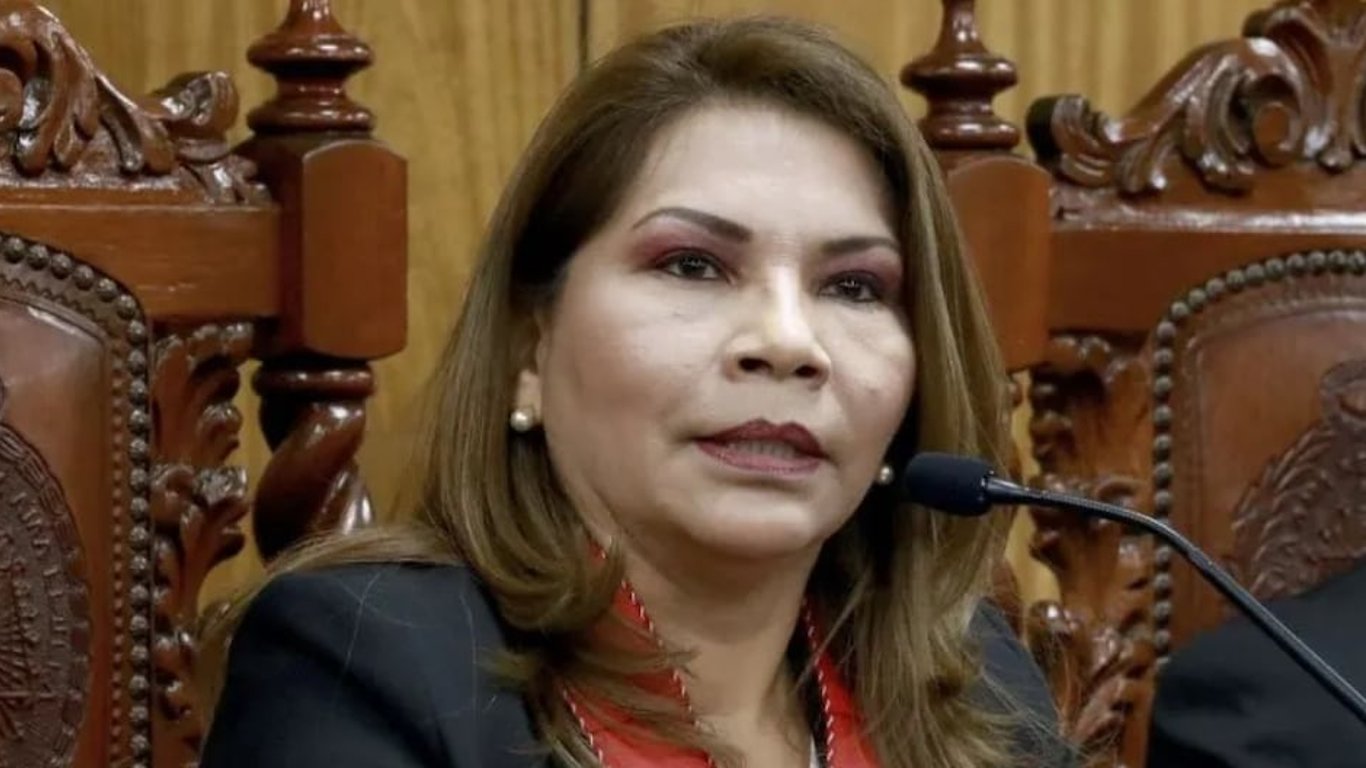 Marita Barreto denuncia amenazas tras su destitución en lucha contra la corrupción