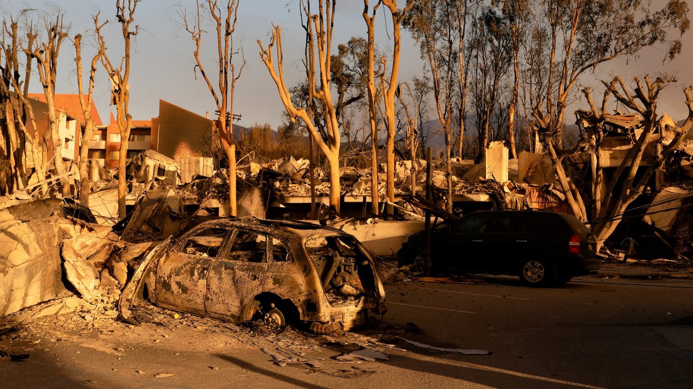 Los aseguradores enfrentan decisiones difíciles a medida que aumentan los desastres climáticos: El futuro de la cobertura en juego.