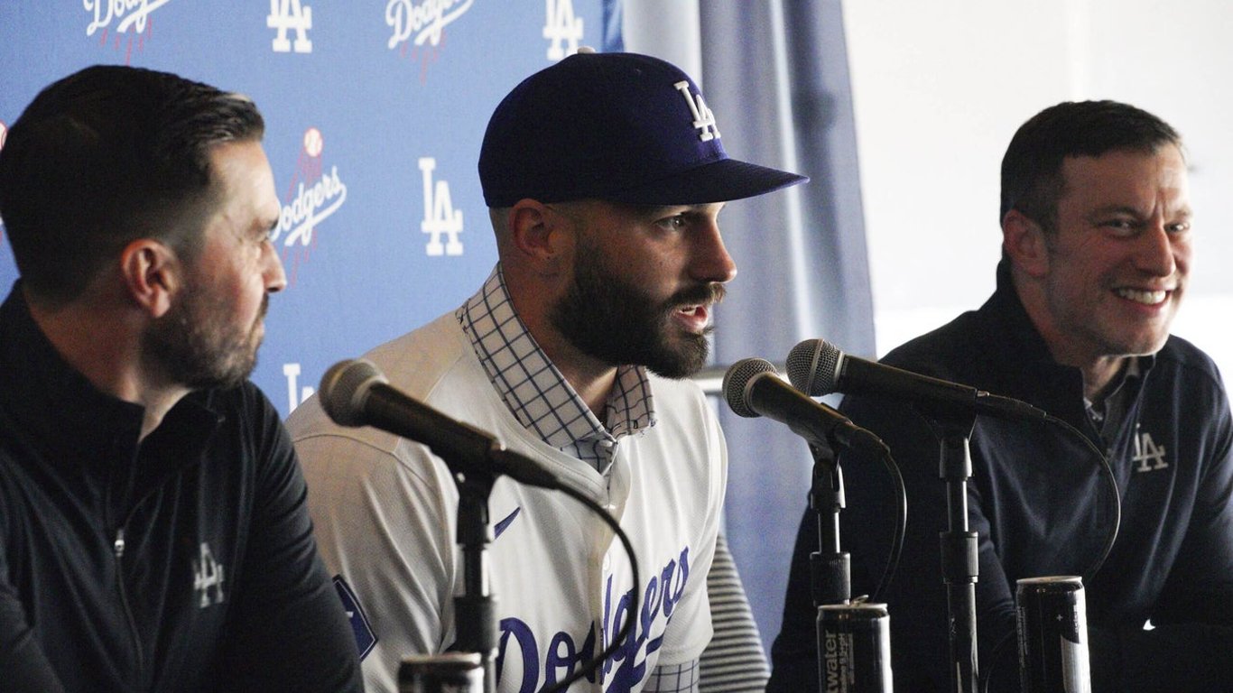 Los Dodgers Hacen un Movimiento Audaz con Tanner Scott, Redefiniendo la Construcción de Equipos en la MLB.