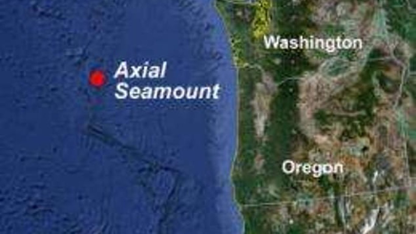 El volcán submarino Axial Seamount podría entrar en erupción para 2025: los científicos lanzan la alarma.