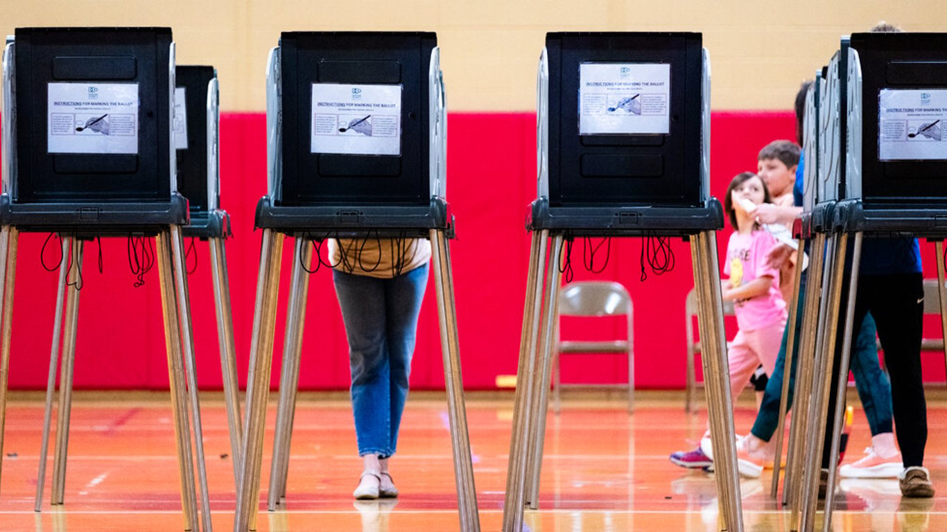 Batalla Electoral en Carolina del Norte: Una Lucha por los Votos Desata un Enfrentamiento Legal y Tensiones