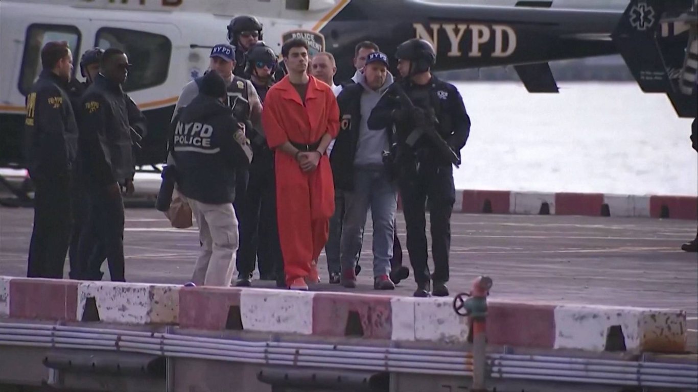Extraditan a sospechoso de asesinato de ejecutivo de UnitedHealthcare en NY