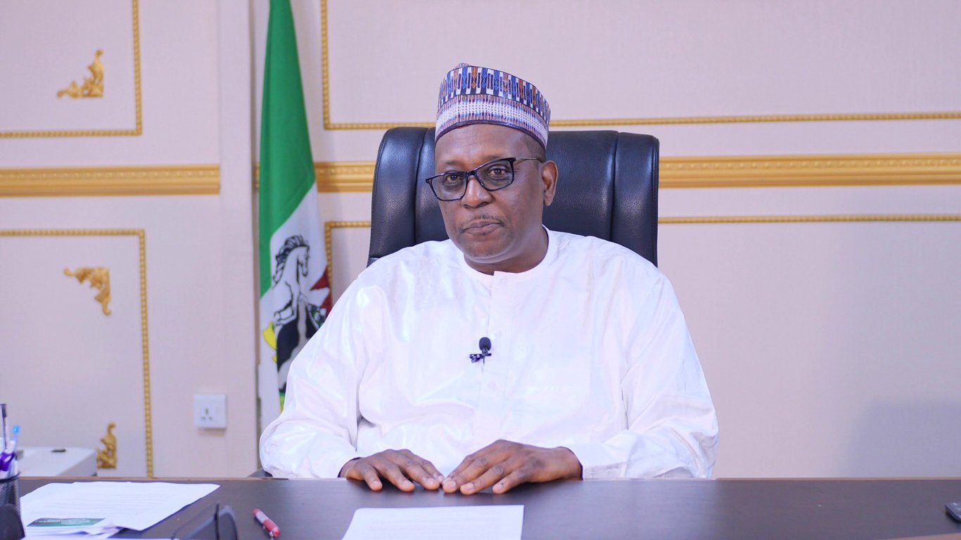 Nigeria Toma las Riendas: Navegando el Tratamiento del VIH en Medio de Recortes Importantes en la Financiación de EE. UU.