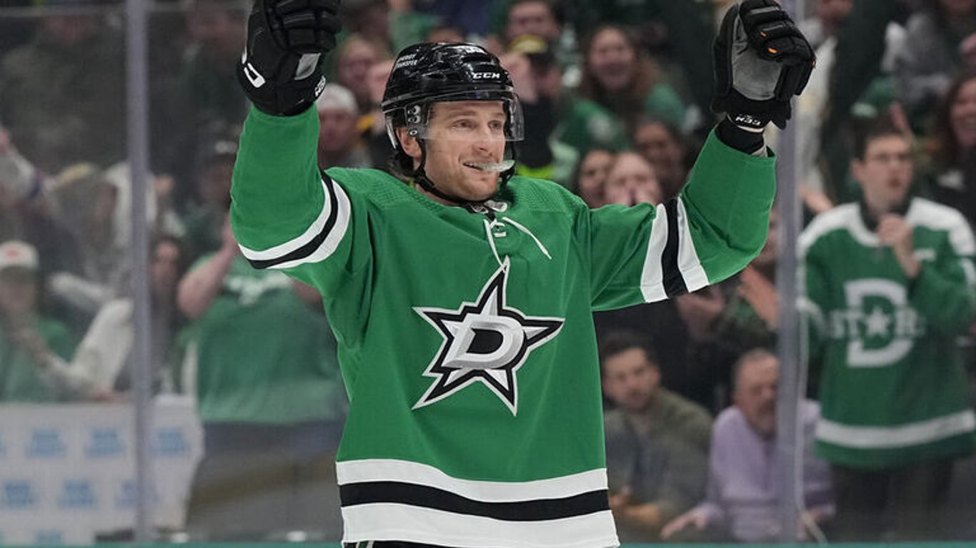 El equipo de Canadá enfrenta un dilema de profundidad con la baja de Shea Theodore por lesión en las Cuatro Naciones.