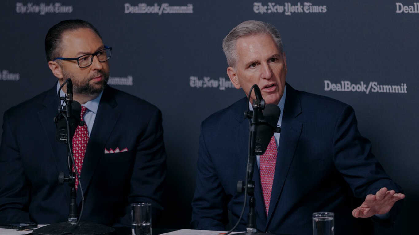 Fracturas políticas expuestas en la cumbre DealBook en medio de las secuelas de las elecciones de Trump.