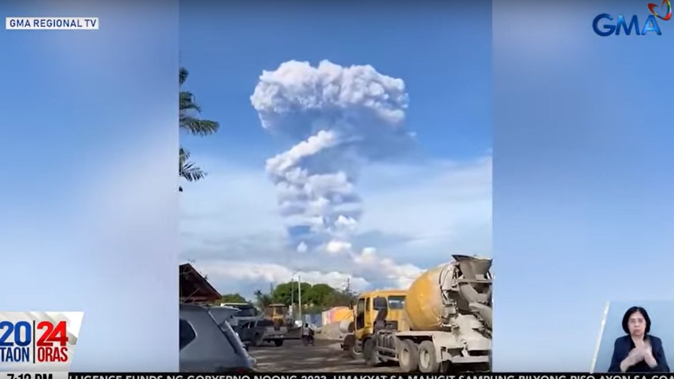 La erupción del volcán Kanlaon provoca esfuerzos de evacuación urgentes mientras los residentes dudan.