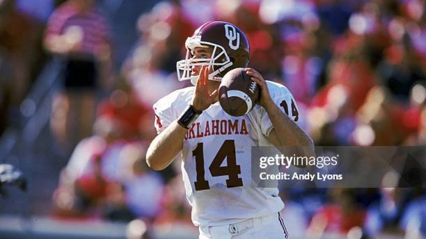 Los días de juego de los entrenadores iluminan los caminos hacia la gloria del playoff de fútbol americano universitario.