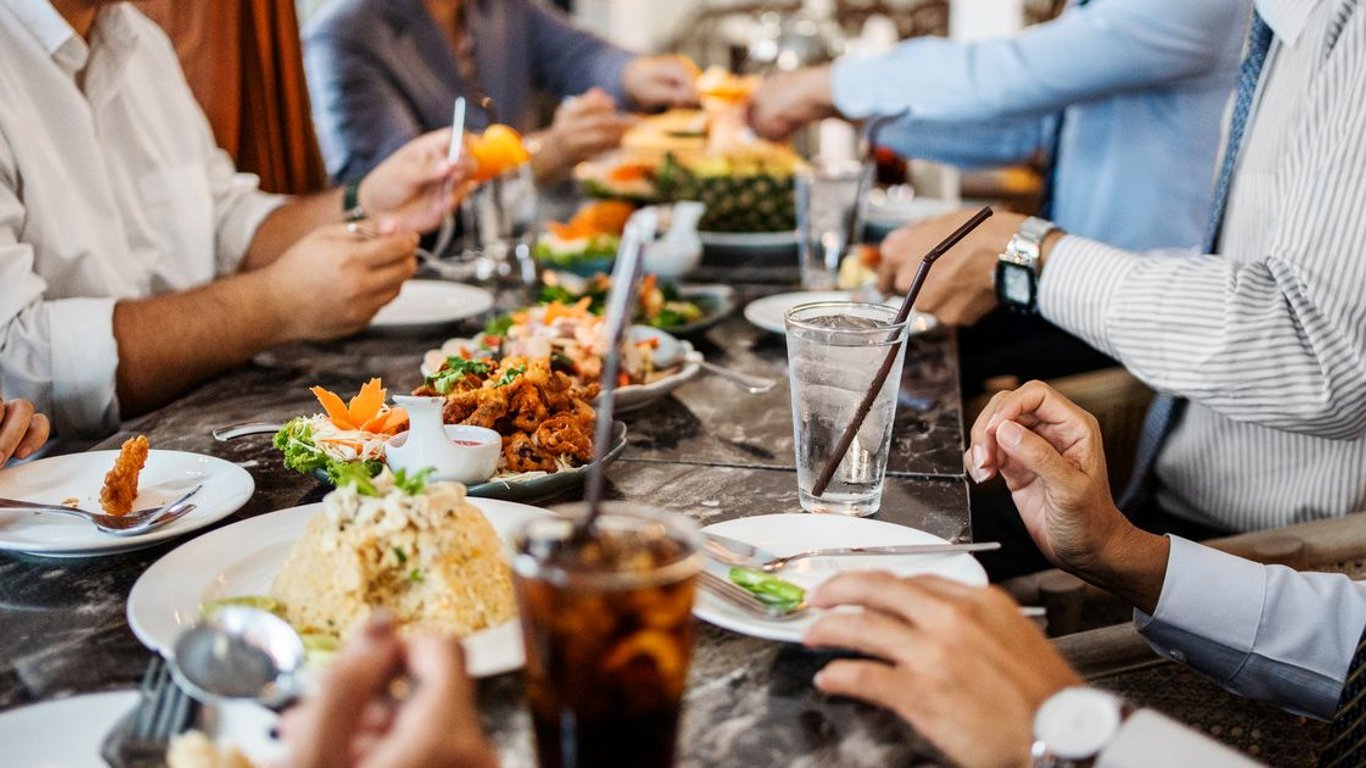 Las elecciones dietéticas importan: reduce las carnes procesadas para disminuir el riesgo de demencia y problemas de salud.