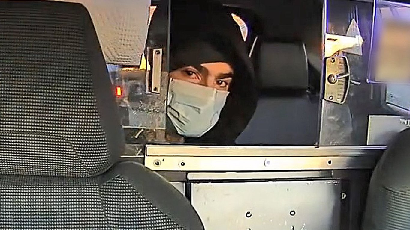 El tiroteo del CEO de una empresa de salud desata un acalorado debate sobre el heroísmo y la división en la sociedad.