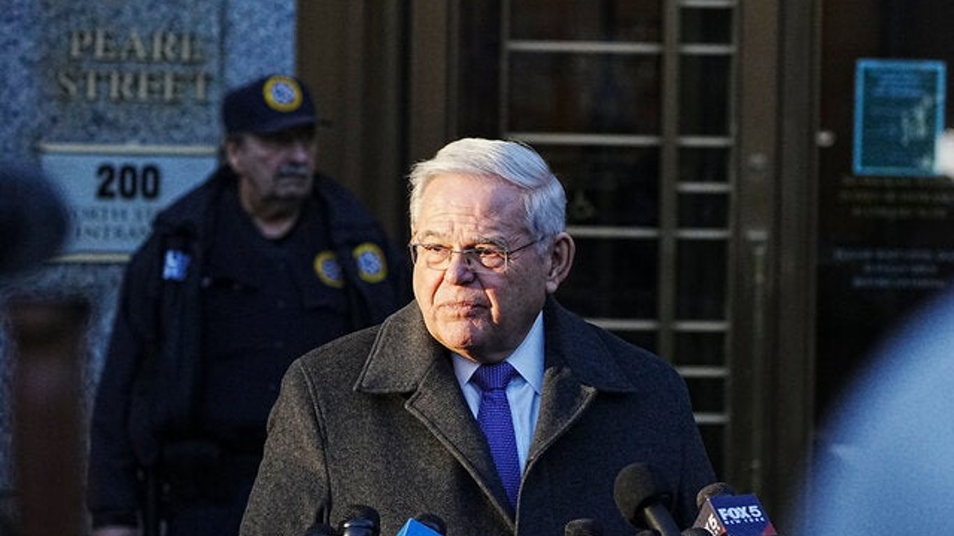 Robert Menendez condenado a 11 años de prisión por soborno y corrupción política