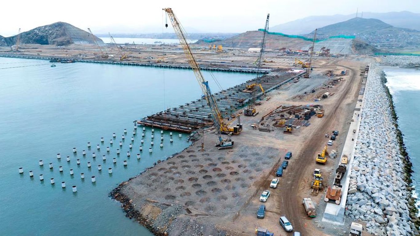 The Port of Chancay drives the economic growth of Peru.