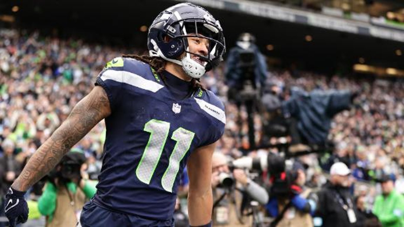 Los Packers y los Seahawks se enfrentan con esperanzas de playoffs en juego en el duelo del domingo.