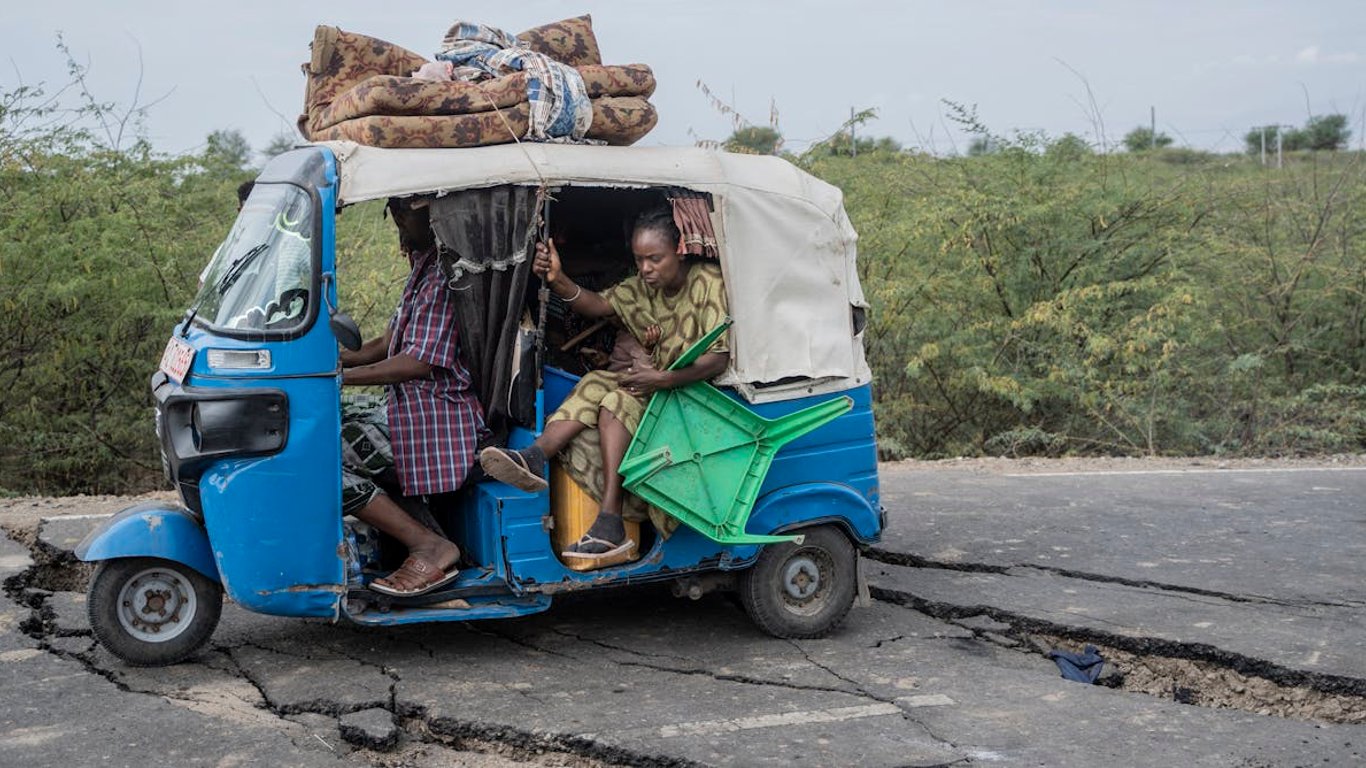 Etiopía enfrenta una crisis de terremotos mientras los expertos advierten sobre posibles erupciones volcánicas.