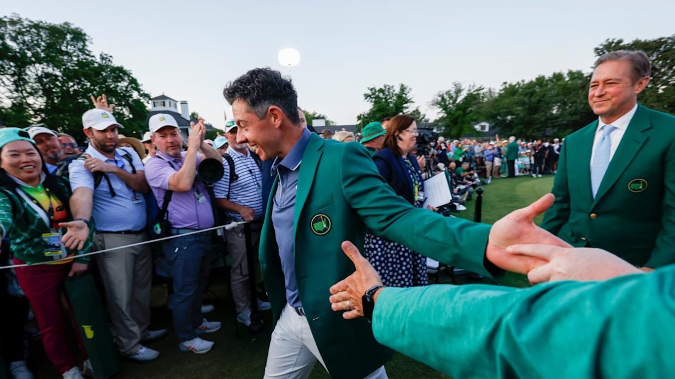 Rory McIlroy triunfa en el Masters, pone fin a una sequía de 11 años y completa el Grand Slam de su carrera.