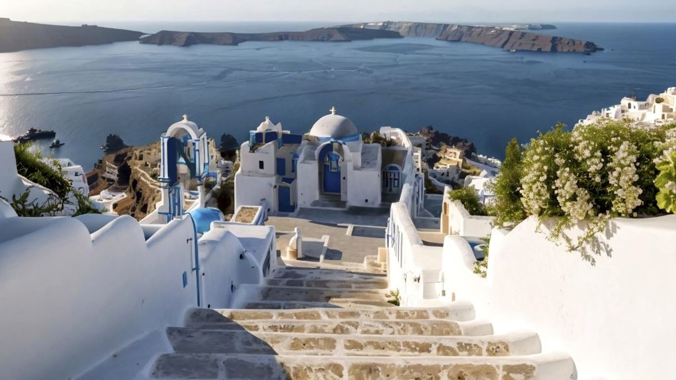 Actividad sísmica sacude Santorini: experto tranquiliza a los residentes en medio de los terremotos continuos.