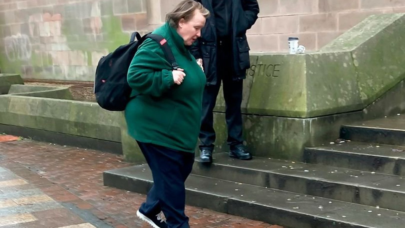 Trabajador de oficina condenado por simular enfermedad para estafar £22,000 en pagos por enfermedad.