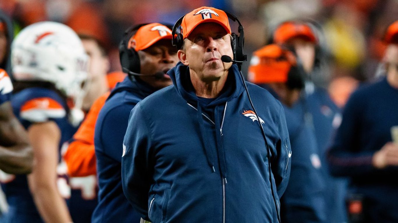Los Broncos enfrentan una transición de entrenadores crucial mientras Payton busca construir un equipo ganador.