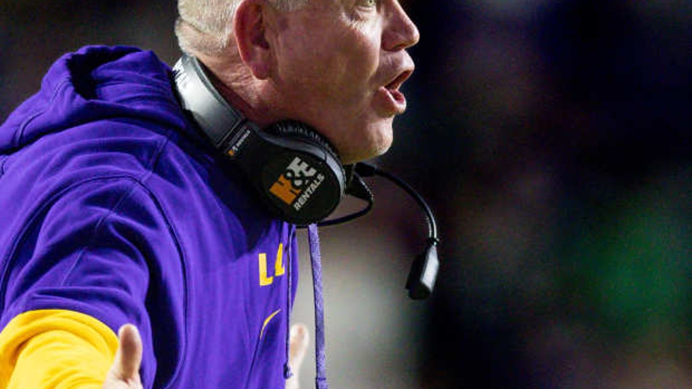 La presión aumenta para Kelly de LSU mientras Penn State busca continuar su éxito en 2025.