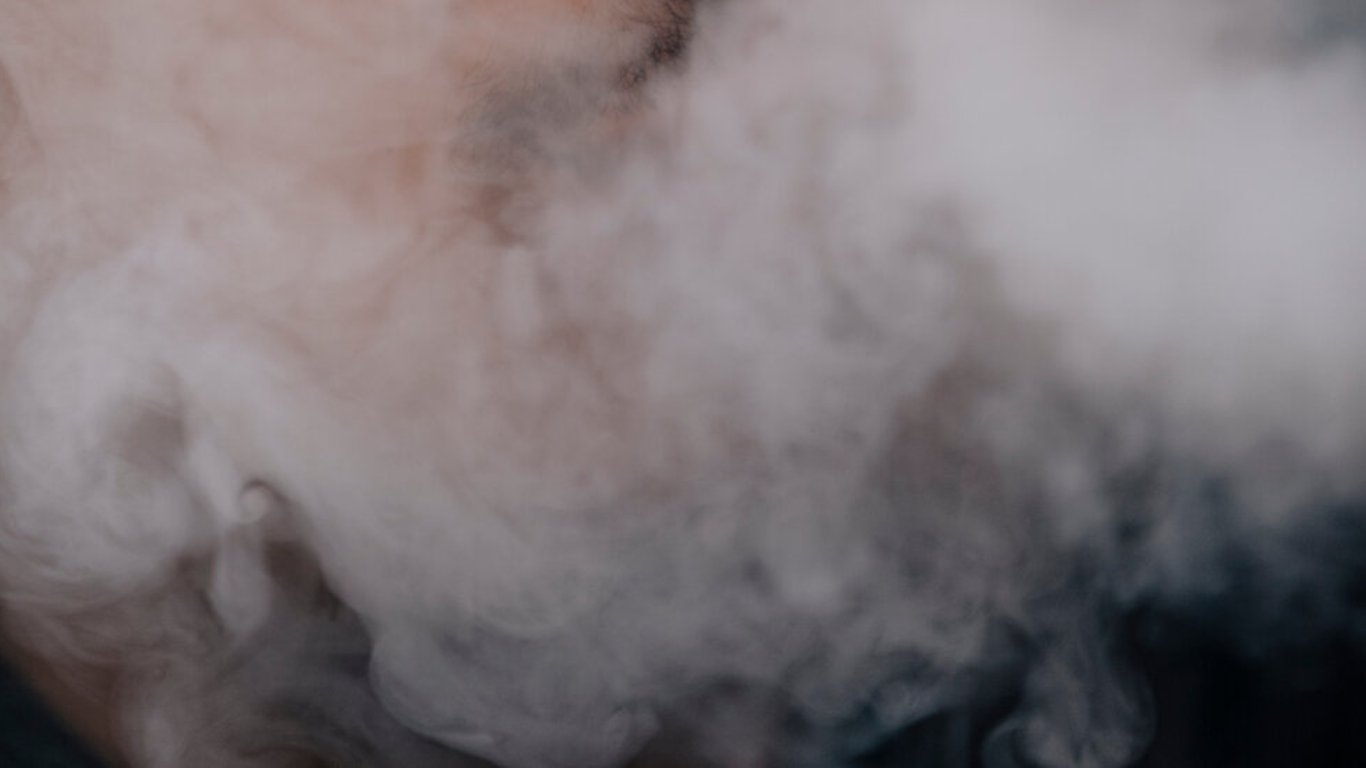 Navegando la libertad y la responsabilidad: Las complejidades de los vicios legalizados en América.