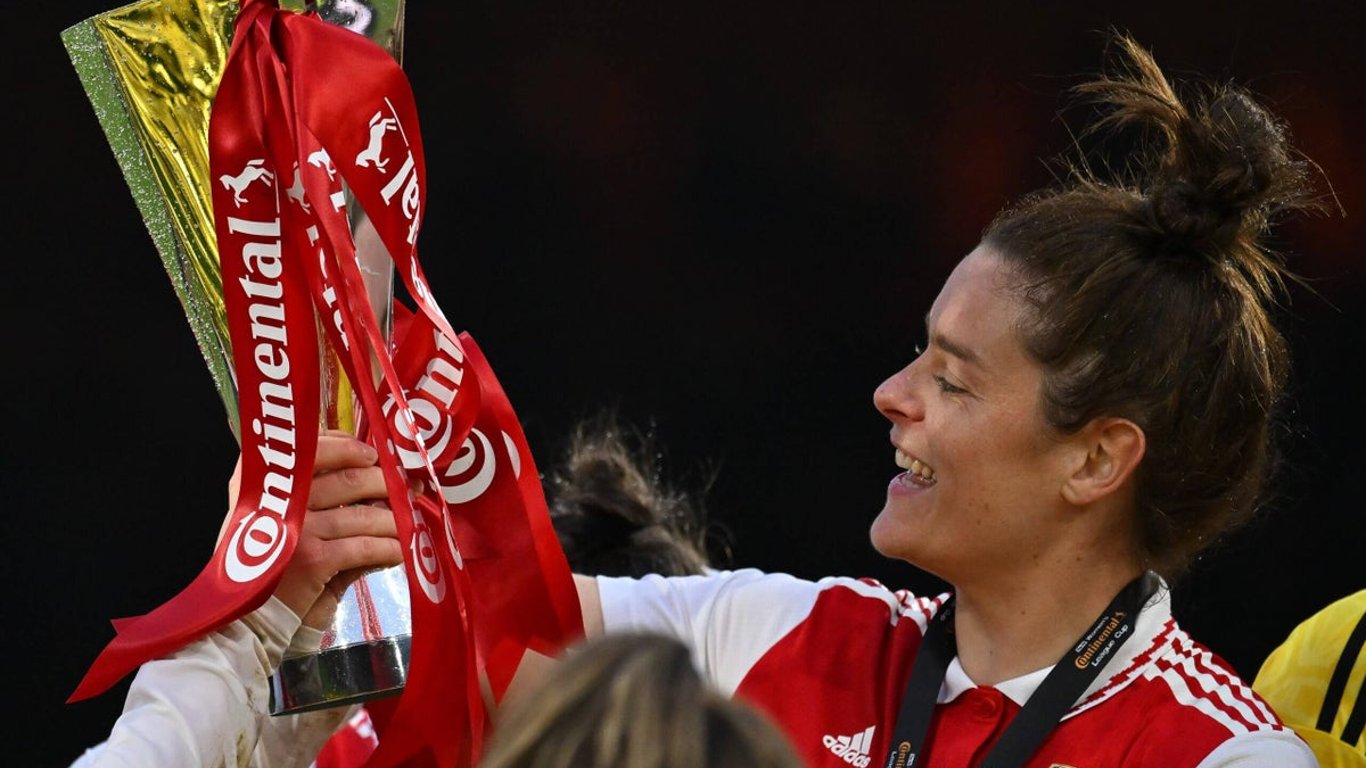 Jen Beattie se retira: Un legado de defensa y excelencia en el fútbol femenino.