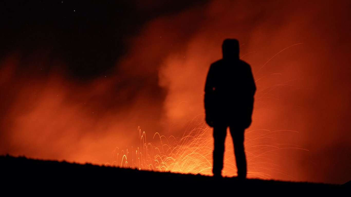 Erupción del Etna paraliza aeropuerto de Sicilia: crónica de una odisea volcánica