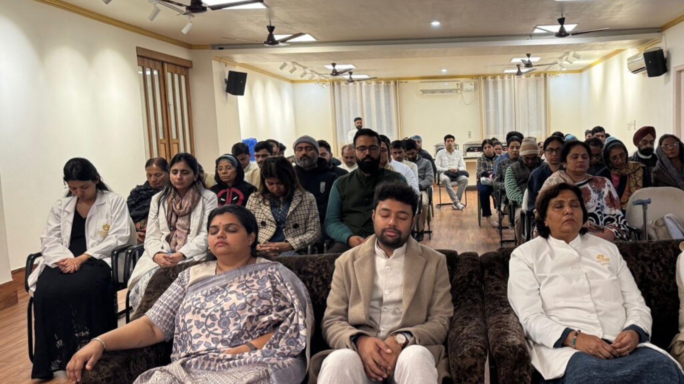 Día Mundial de la Meditación Celebrado: Abraza el Ayurveda y la Meditación Trascendental para el Bienestar Holístico.