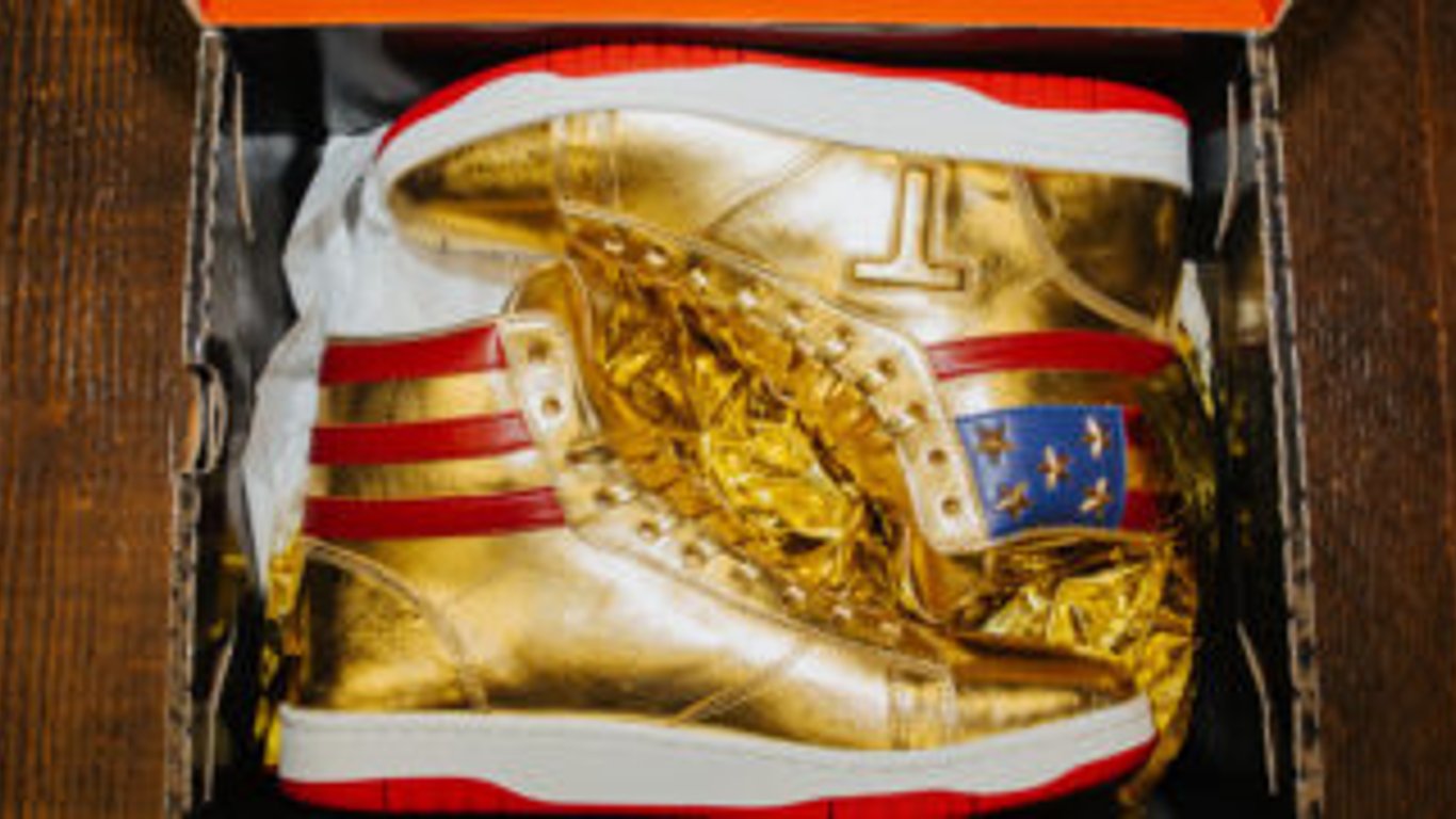 La nueva línea de fragancias de Trump levanta cejas: la política y el beneficio chocan nuevamente.