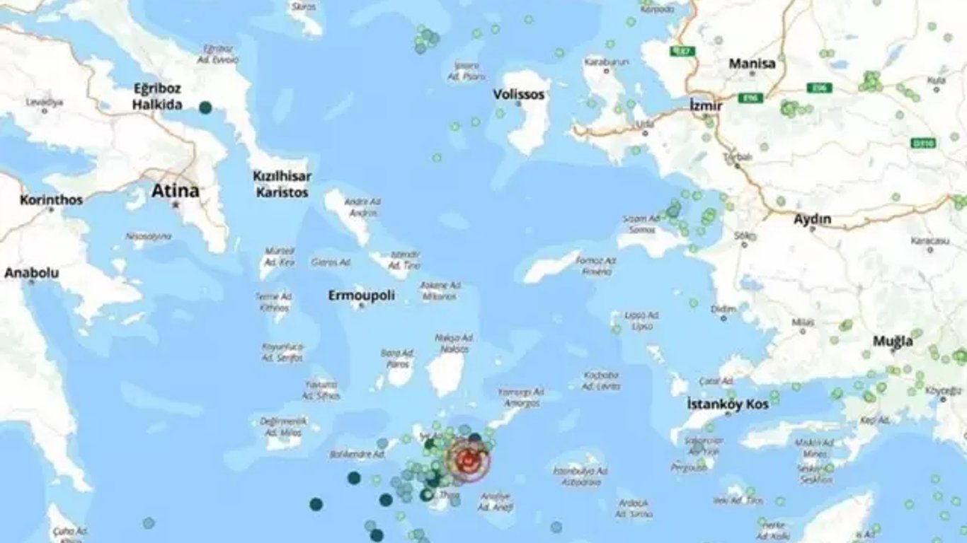 Terremotos en el Mar Egeo generan alerta mientras los residentes evacuan Santorini ante el aumento de temores.