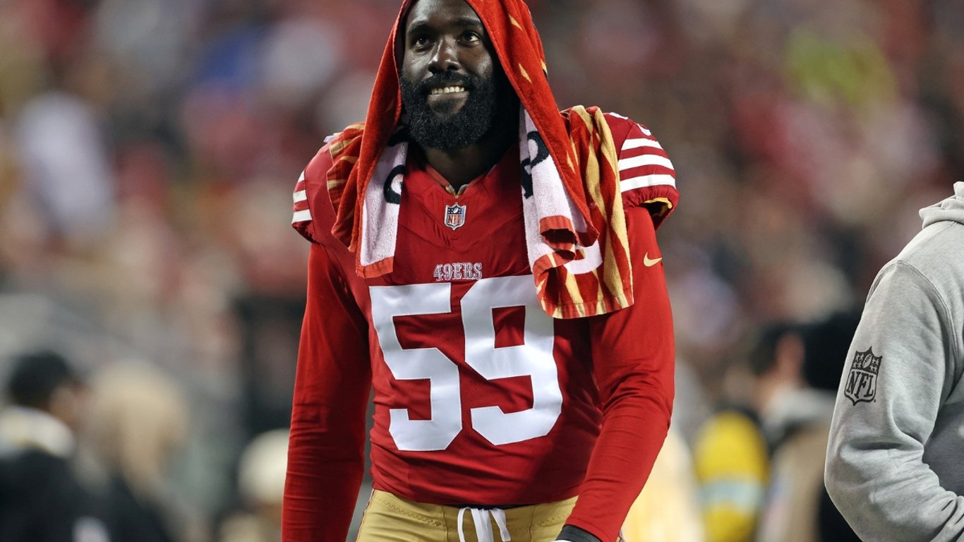 La sorprendente salida en medio del partido del linebacker de los 49ers, De'Vondre Campbell, desata controversia.